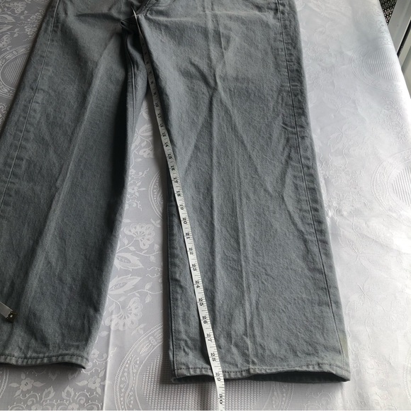 Levi’s 501 Men’s Size W40/L30 Gray Silver Jeans Denim Pants Button-Fly Straight - Picture 9 of 16
